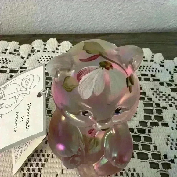 Fenton Pink Opalescent Hand Painted Floral Glass Bear Artist Signed By Artist. - Picture 2 of 11